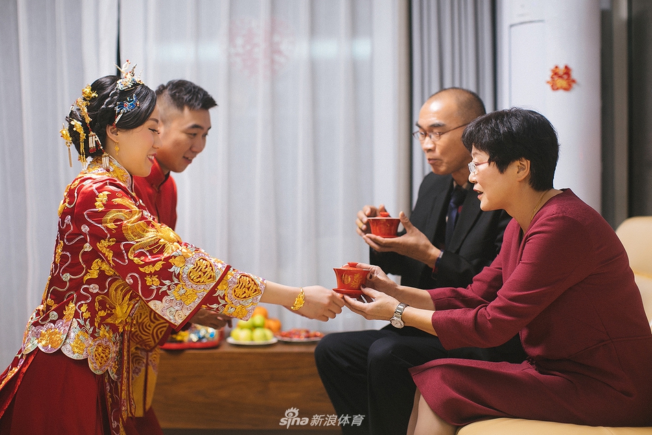 羽毛球世界冠军洪炜赵芸蕾大婚