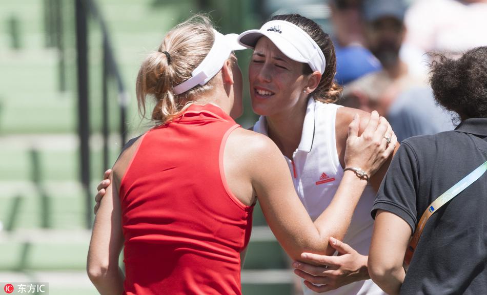 穆古与沃兹贴面礼