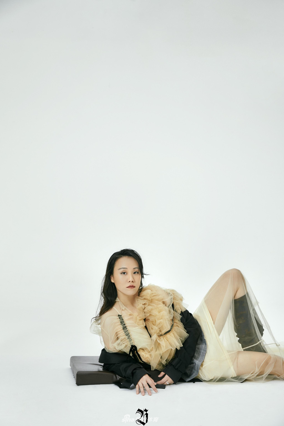 赵芸蕾拍摄时尚写真