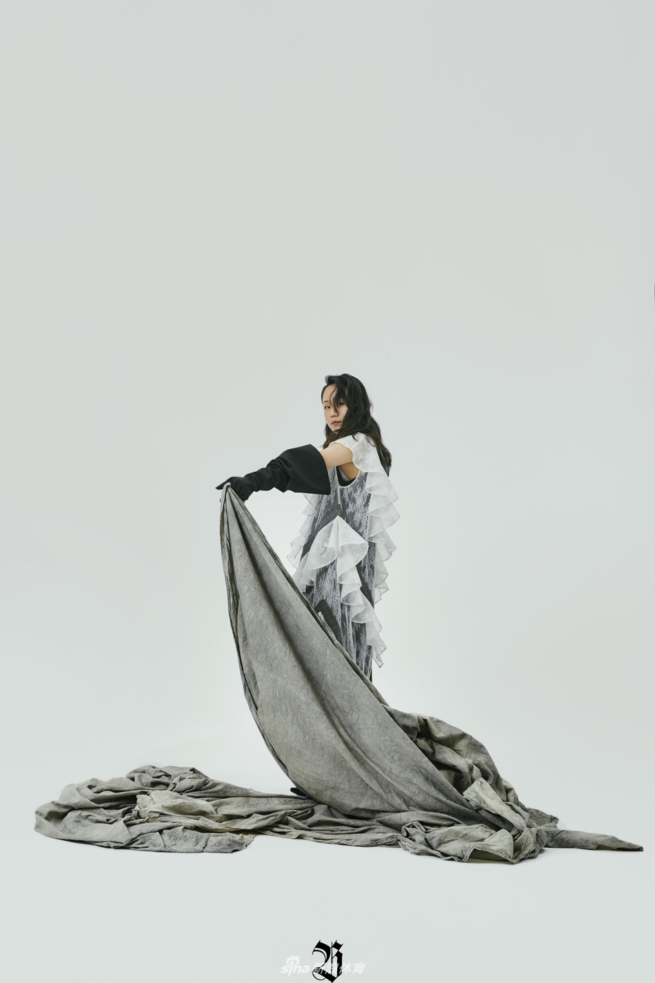 赵芸蕾拍摄时尚写真