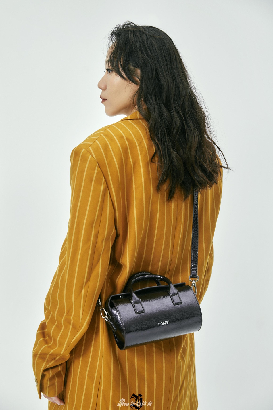 赵芸蕾拍摄时尚写真