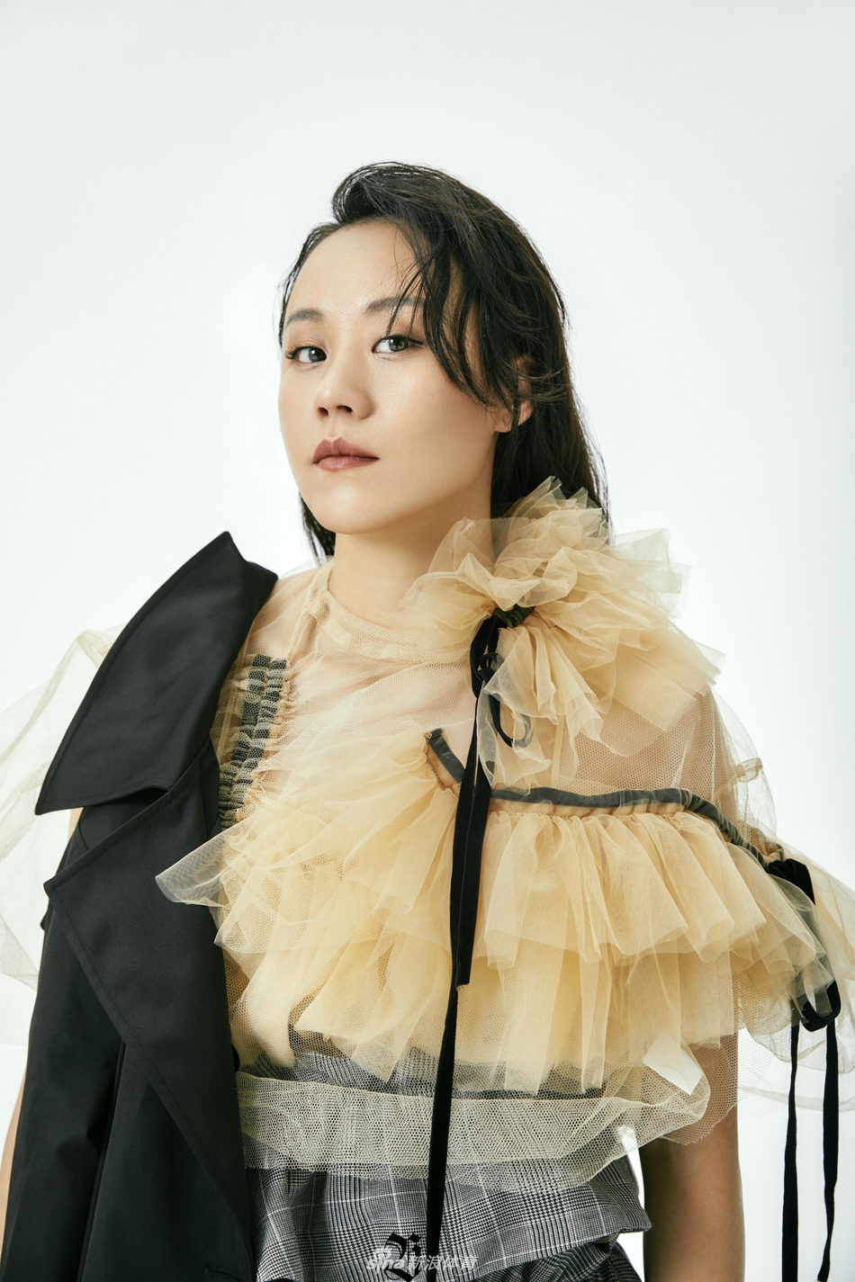 赵芸蕾拍摄时尚写真