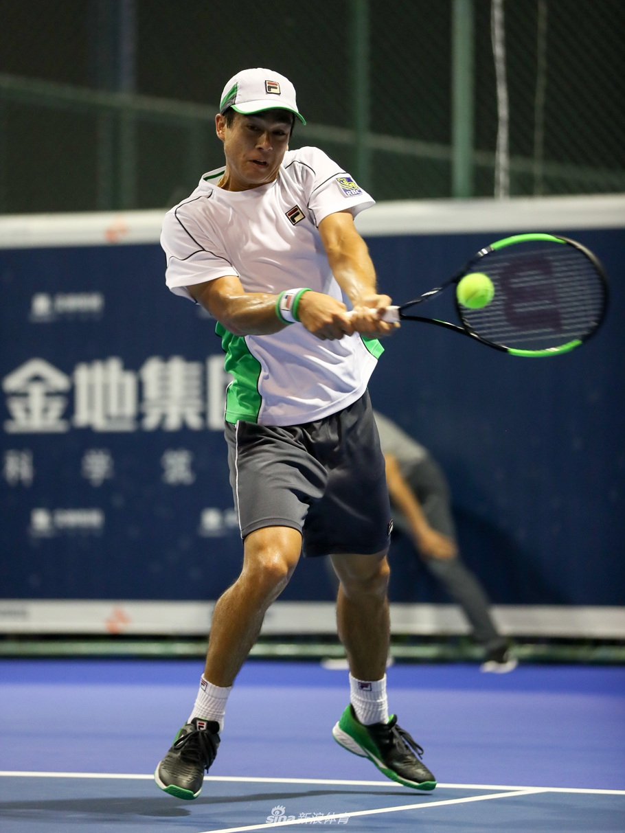 深圳赛麦克唐纳德晋级次轮