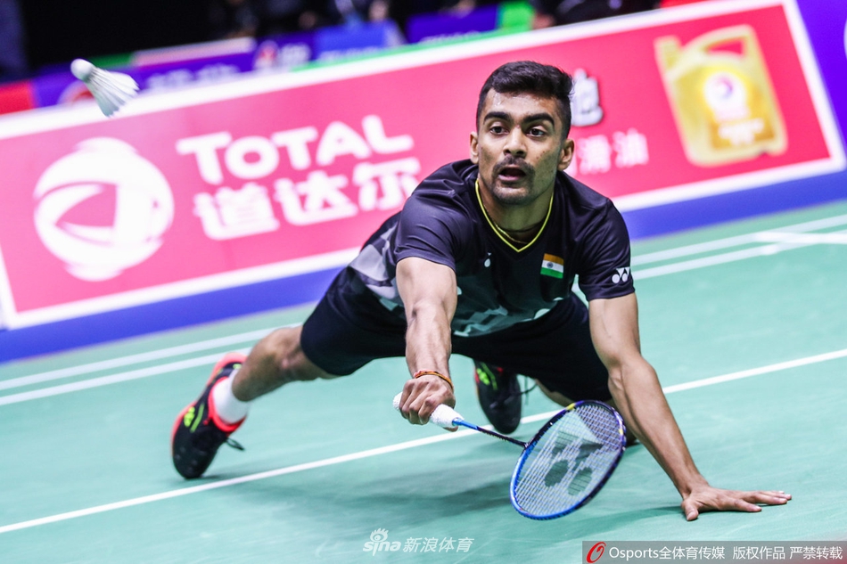 苏杯中印之战男单谌龙2-0维尔玛