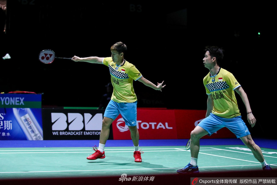 羽毛球世锦赛男双NO.1无缘16强
