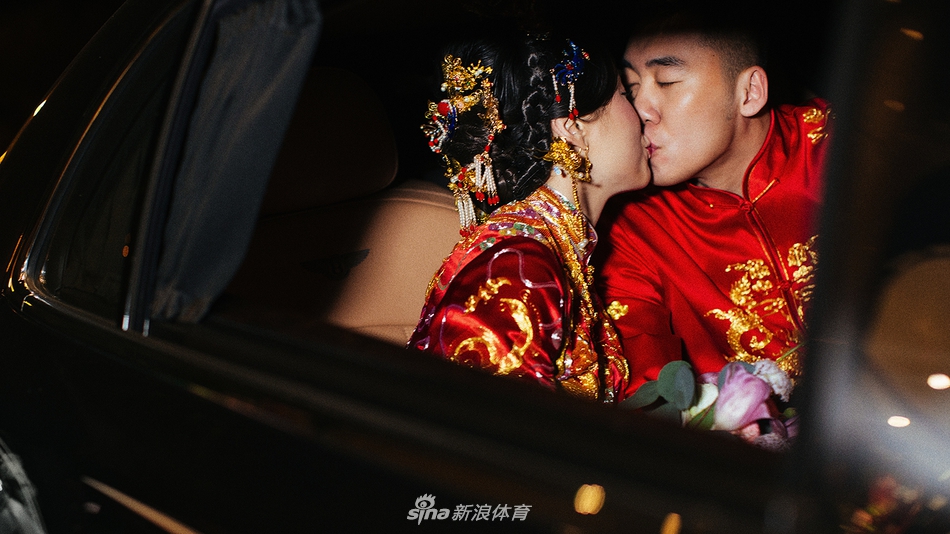 羽毛球世界冠军洪炜赵芸蕾大婚