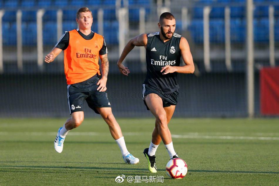 皇马全队训练备战西甲比赛