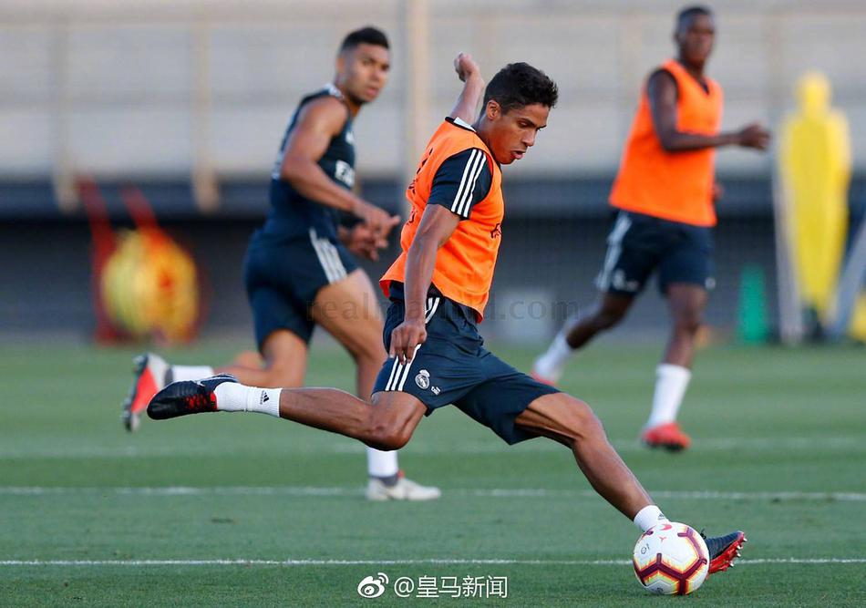 皇马全队训练备战西甲比赛