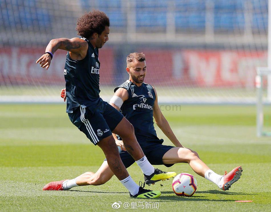 皇马训练备战联赛 魔笛抢镜