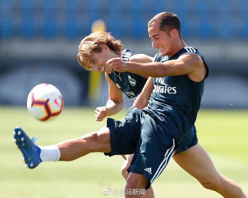 皇马训练备战联赛 魔笛抢镜