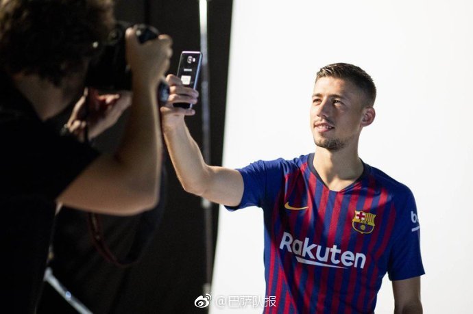 巴萨全队拍摄2018/19赛季官方照