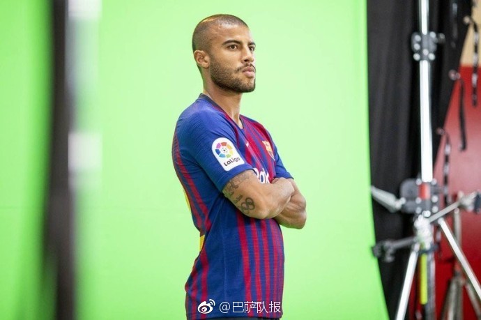 巴萨全队拍摄2018/19赛季官方照