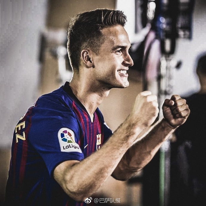 巴萨全队拍摄2018/19赛季官方照