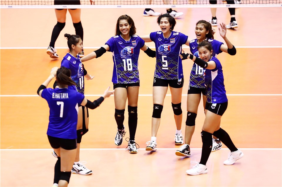 泰国女排合影