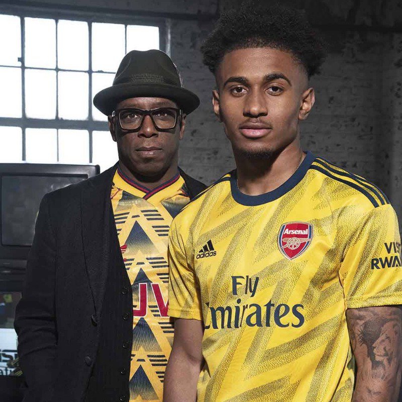 帅炸！阿森纳新客场球衣发布 哈登送出助攻