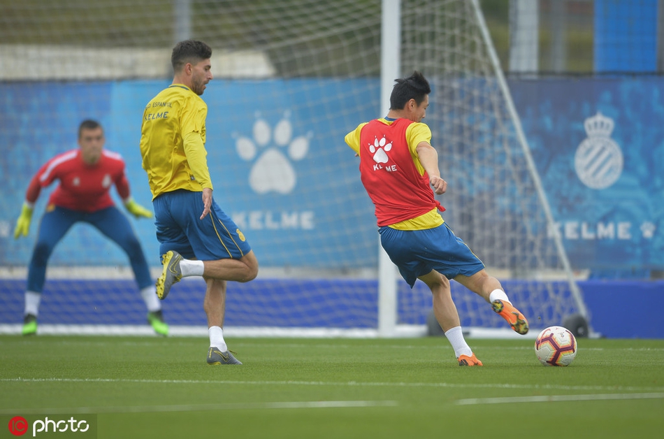 武磊训练！带球射门样样抢眼