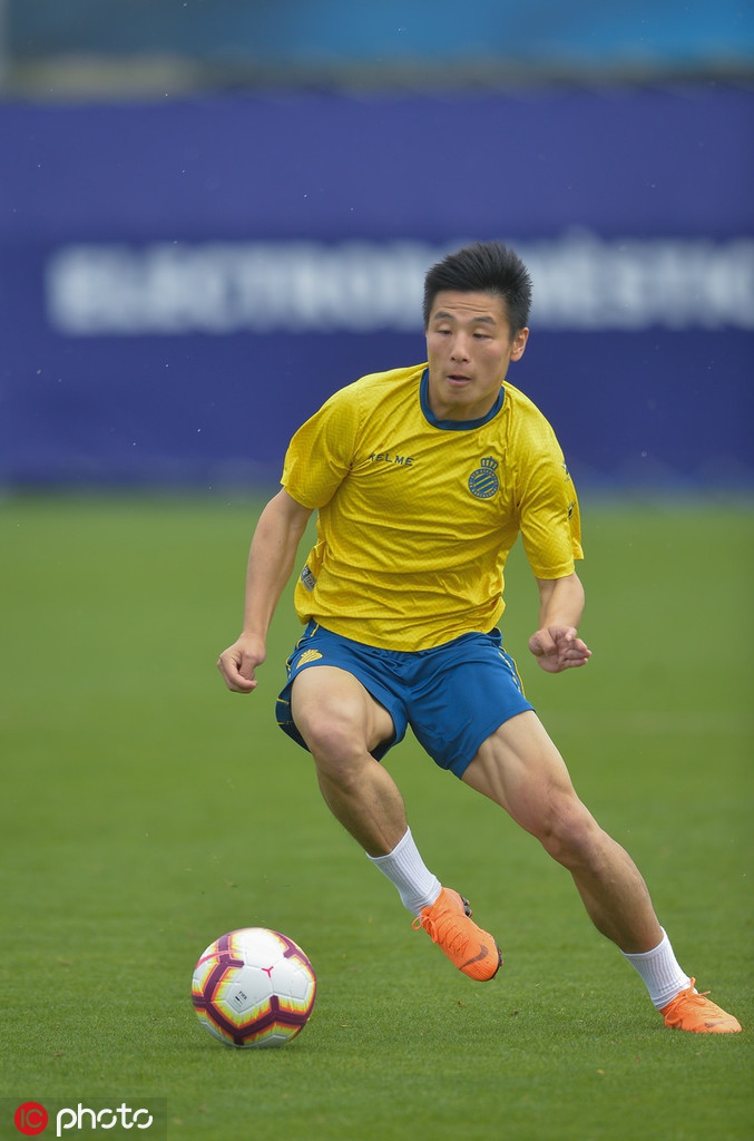 武磊训练！带球射门样样抢眼