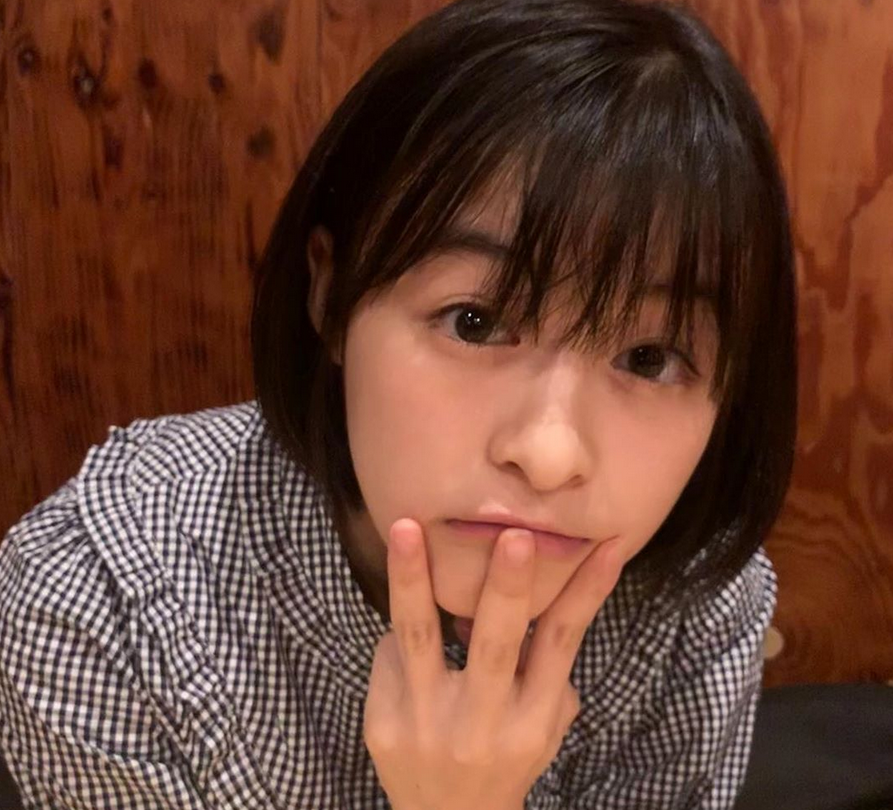 日本18岁美女当上足球应援经理