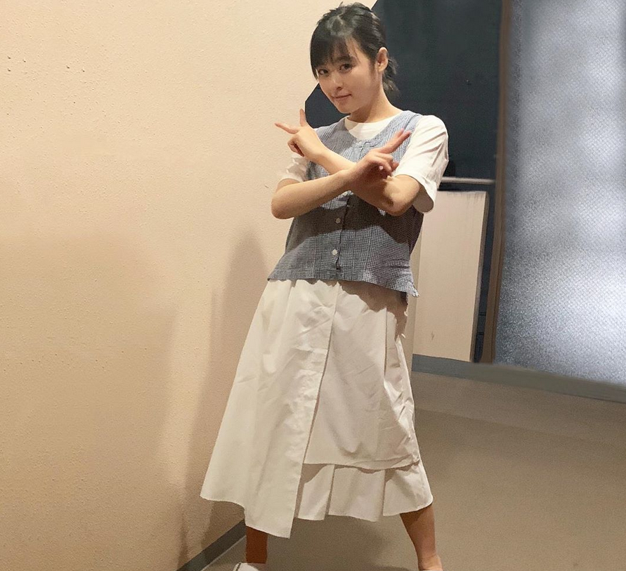 日本18岁美女当上足球应援经理