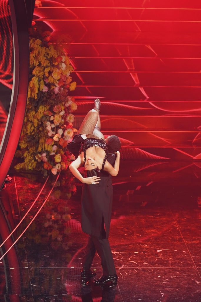 惊艳!C罗女友性感热舞太撩人