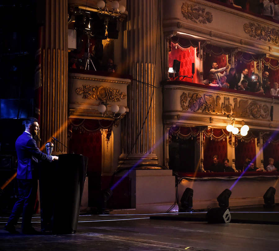 看看欧洲媒体如何评价梅西获奖