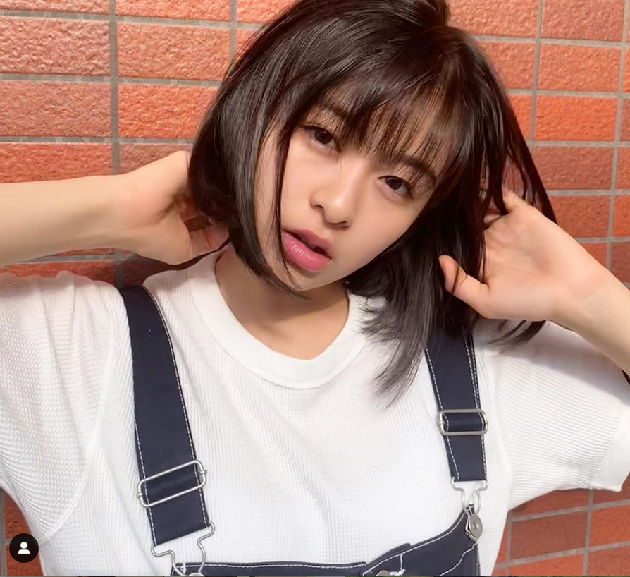 日本18岁美女当上足球应援经理