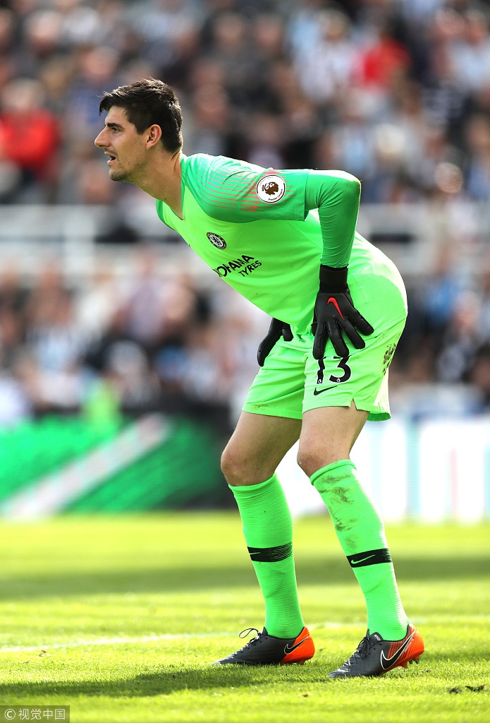 库尔图瓦全神贯注