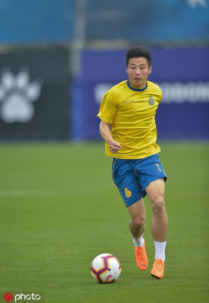 武磊训练！带球射门样样抢眼