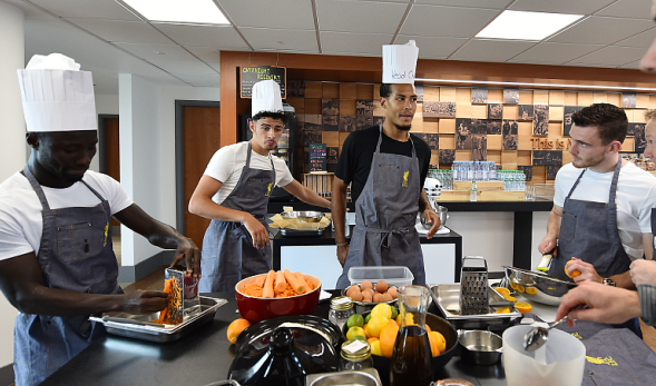 利物浦众将下厨 这才你敢吃吗？