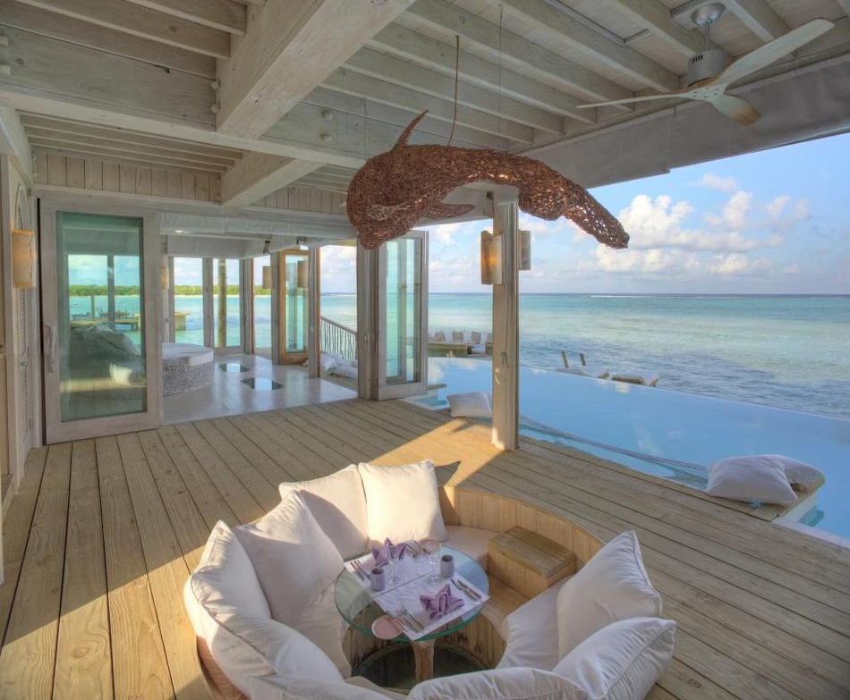 名将带妻子住海景房！一晚3万1