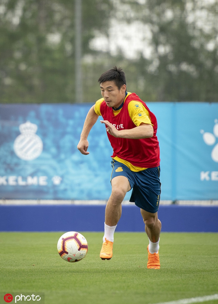 武磊训练！带球射门样样抢眼