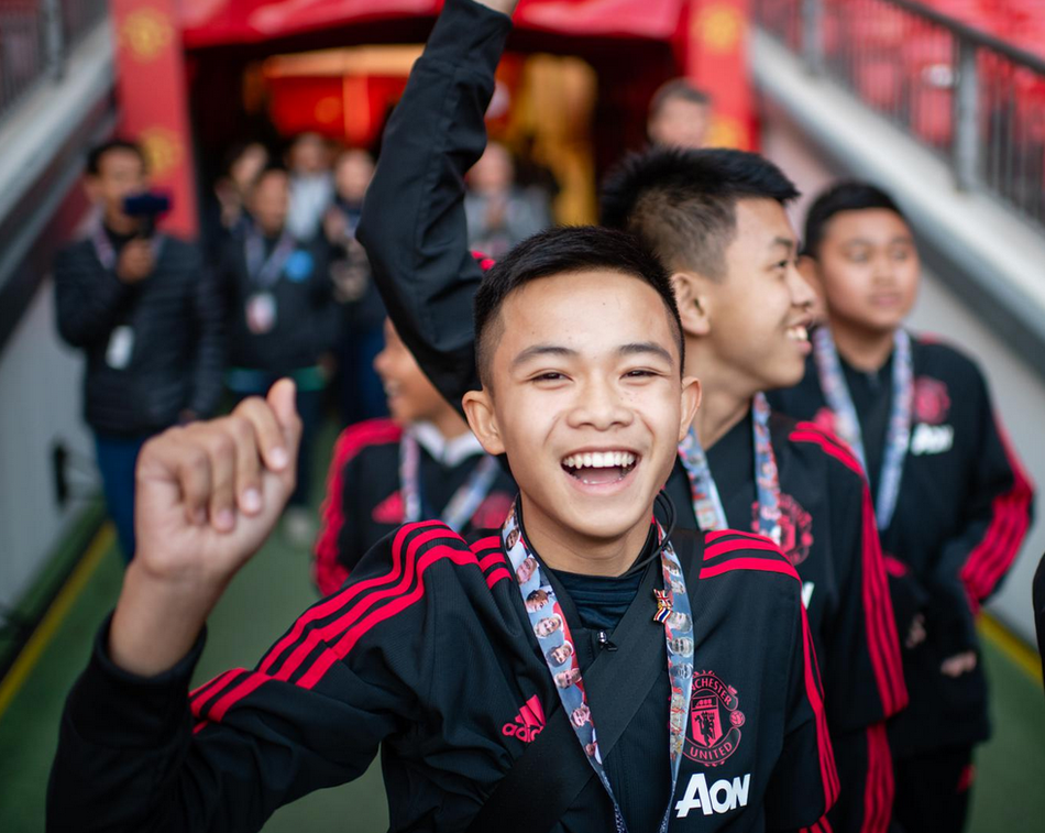 曼联官方40张照片回顾赛季