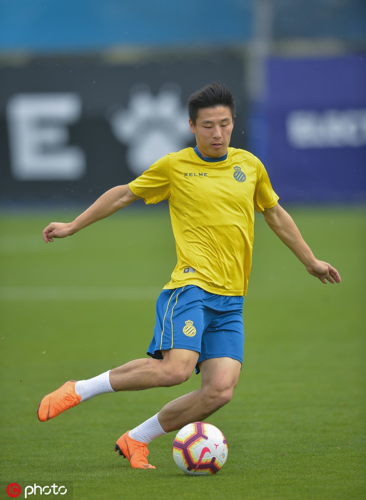 武磊训练！带球射门样样抢眼