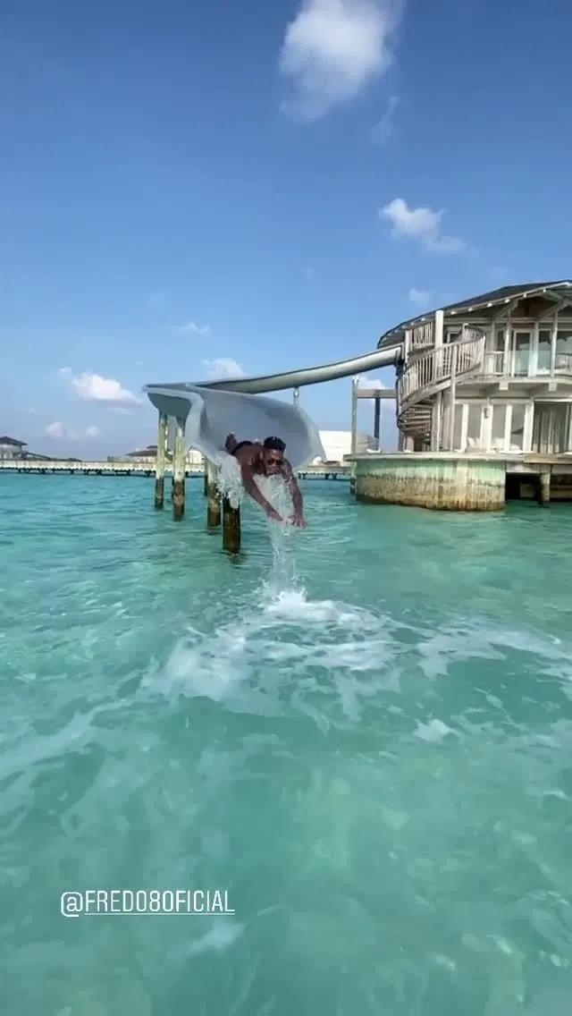 名将带妻子住海景房！一晚3万1