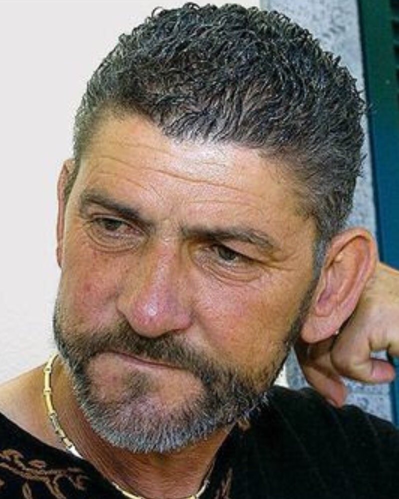 C罗儿时罕见照片！可爱白西装