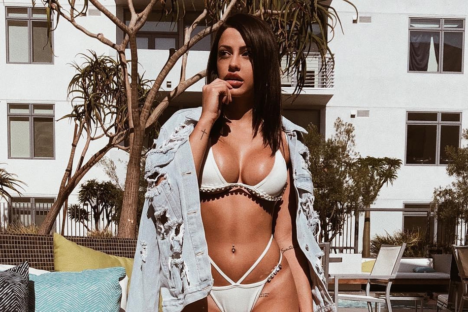 内马尔桃花运！仙颜美女送秋波