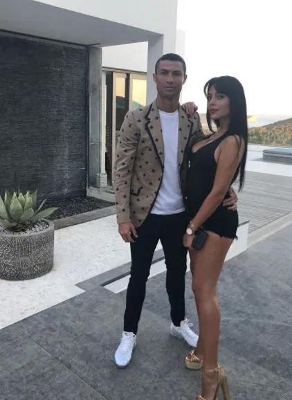 奢华！揭秘C罗都灵山景别墅