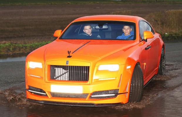 曼市泥地里蹲守曼联群星！