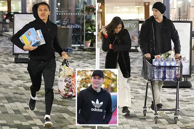 桑切斯豪车逛超市 拎袋大采购