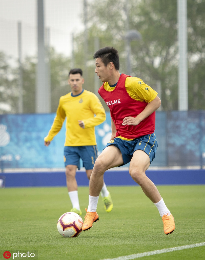 武磊训练！带球射门样样抢眼