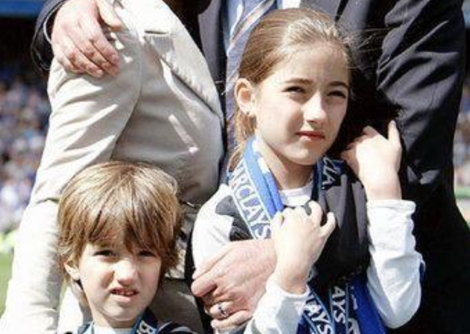 穆帅21岁女儿长大了！情史丰富