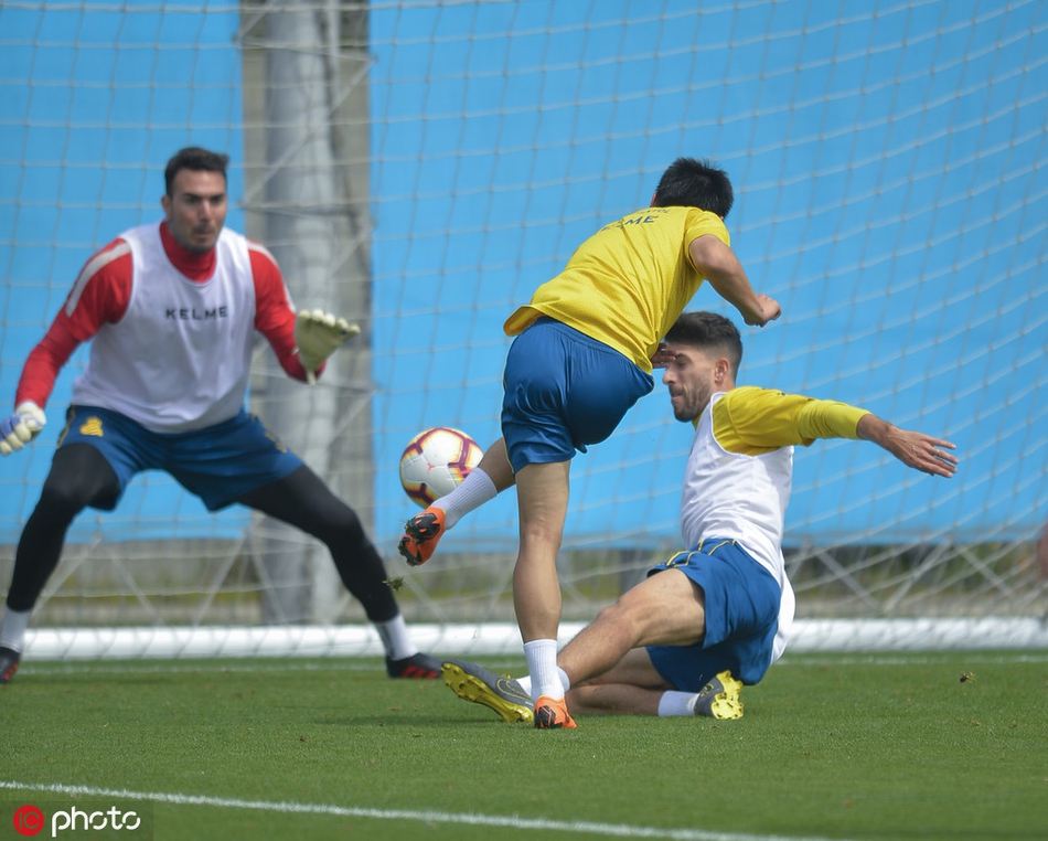 武磊训练！带球射门样样抢眼