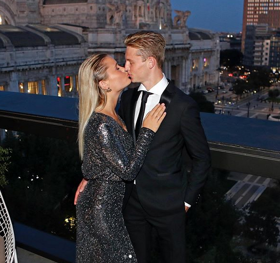 巴萨大将女友亮相！颜值几分？