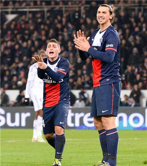 足坛最萌身高差！梅西伊布神图