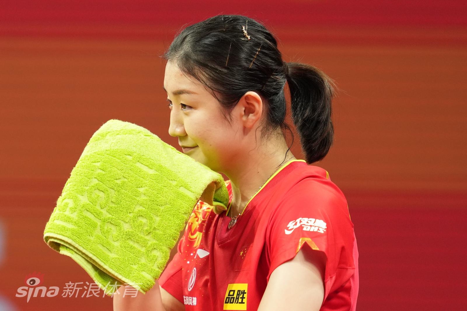 世乒赛中国女队3比0加拿大