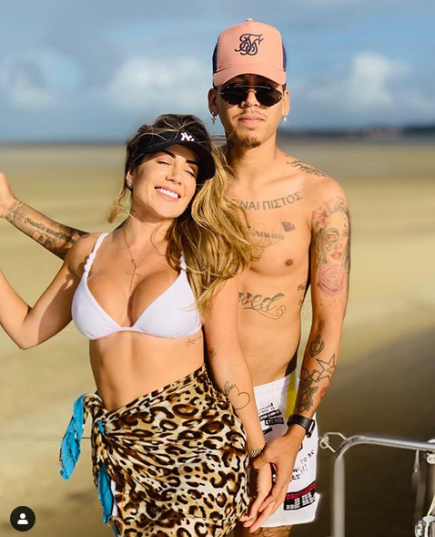 幸福!利物浦杀星怀拥性感娇妻