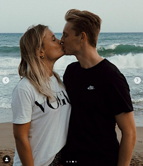 巴萨大将女友亮相！颜值几分？