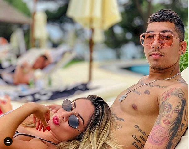 幸福!利物浦杀星怀拥性感娇妻