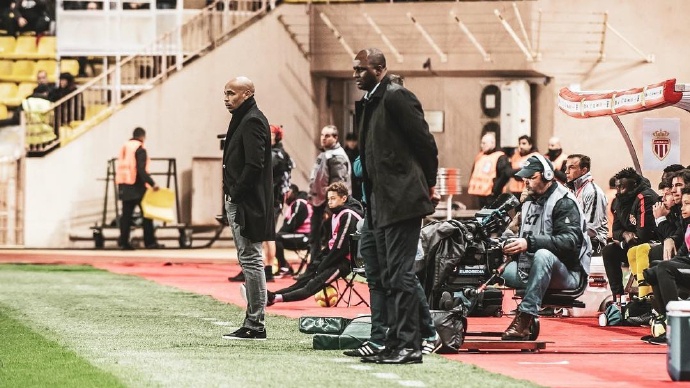 岁月啊！亨利和维埃拉教练对决