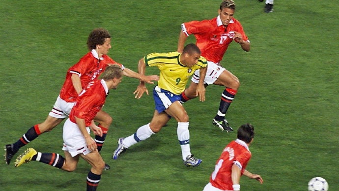 大罗生日快乐！外星人经典美照